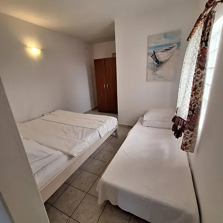 Renchy Apartament *