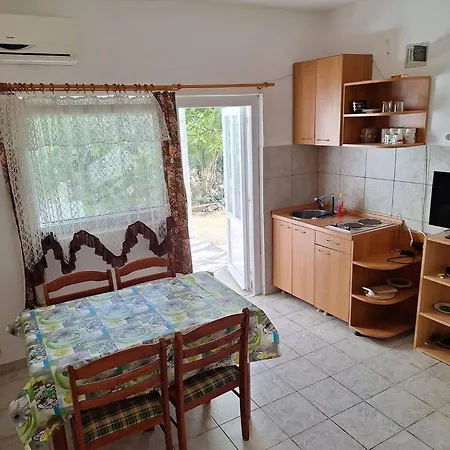 Renchy Apartament *